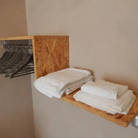 Happy Bed & Breakfast